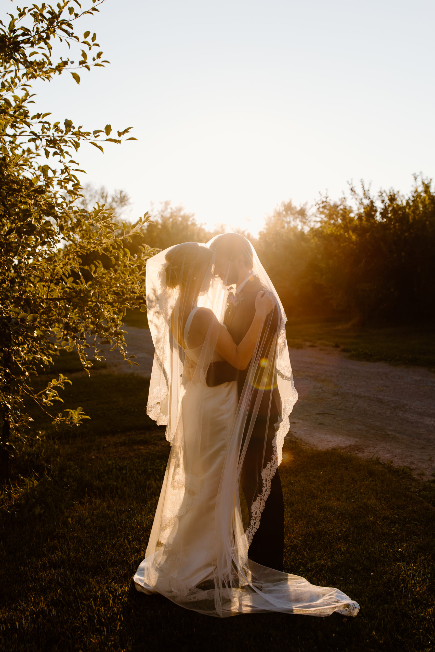 How to Plan Your Wedding Timeline | Golden Hour Portraits